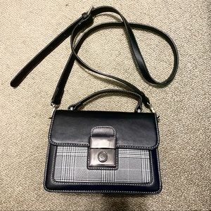 Crossbody purse